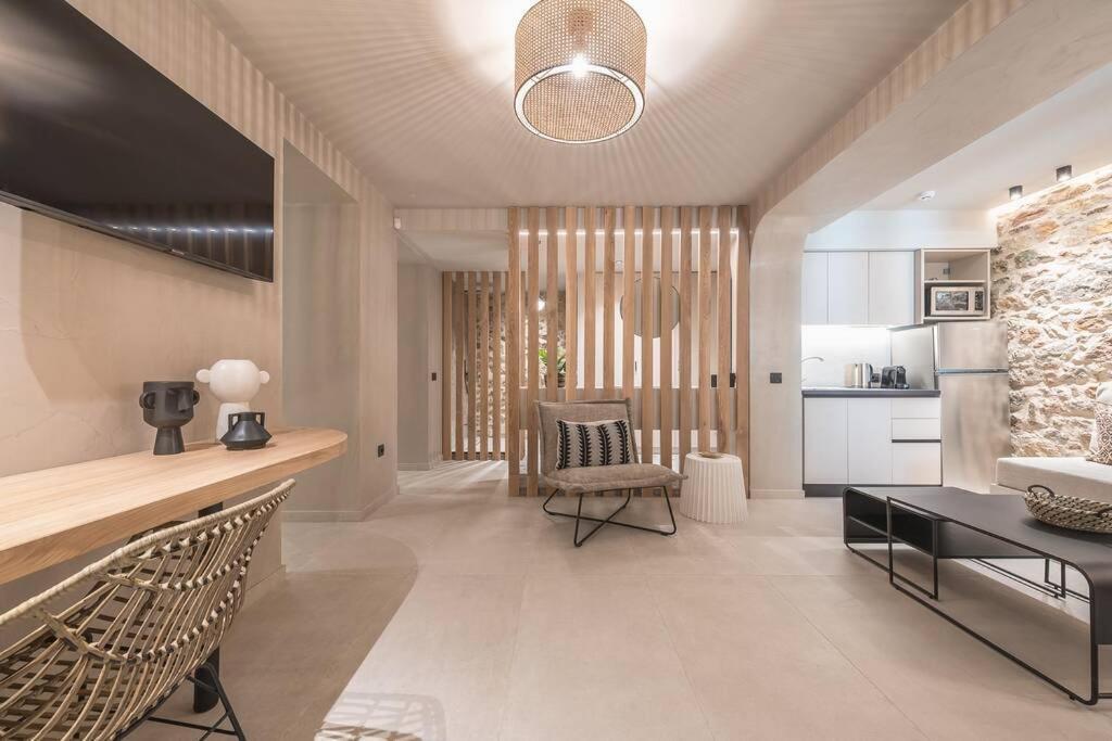Apollonos 28 Luxury Suites Афіни Екстер'єр фото