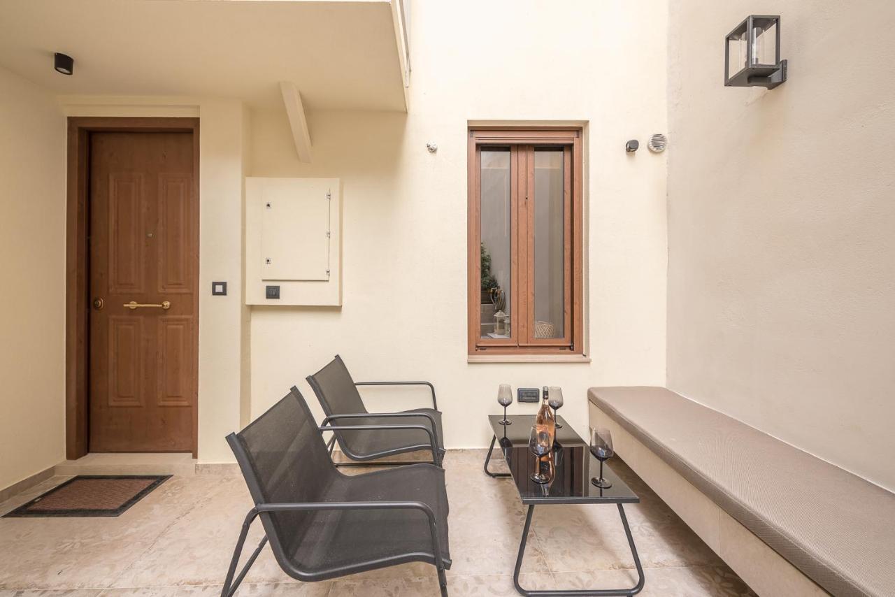 Apollonos 28 Luxury Suites Афіни Екстер'єр фото